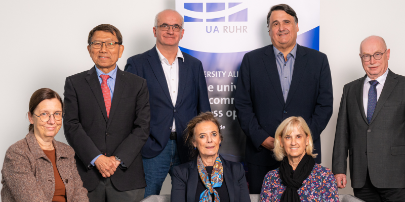 Front row, from left to right: Professor Barbara Albert, Professor Louise Fresco and Professor Susan Kauzlarich. Back row, from left to right: Professor Rocky Tuan, Professor Manfred Bayer, Professor Martin Paul and Professor Martin Stratmann. Board members Professor Daniel Diermeier and Professor Makoto Gonokami were unfortunately unable to attend the meeting.